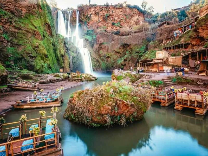 Évasion à Ouzoud: Découvrez la Magie des Cascades avec VIP Voyage