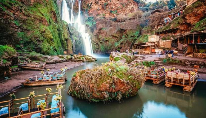 Évasion à Ouzoud: Découvrez la Magie des Cascades avec VIP Voyage